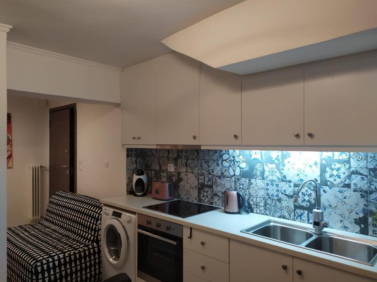 Stylish, Comfortable, Basement Loft-Like Apartment With Amenities Athènes Extérieur photo