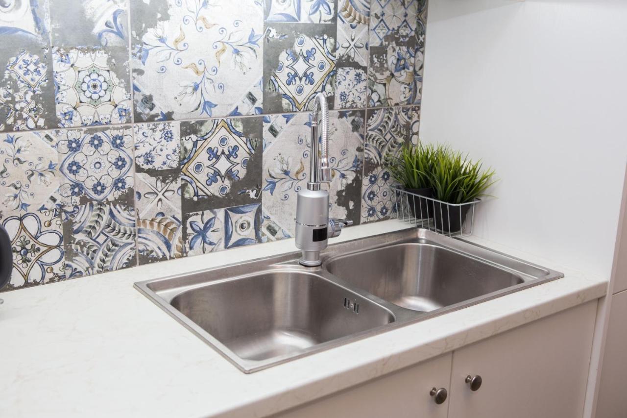 Stylish, Comfortable, Basement Loft-Like Apartment With Amenities Athènes Extérieur photo