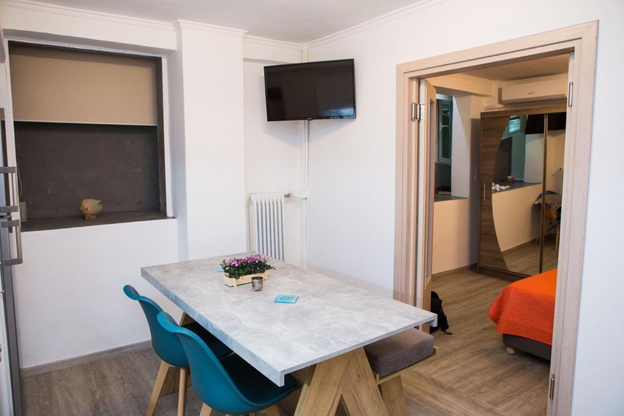 Stylish, Comfortable, Basement Loft-Like Apartment With Amenities Athènes Extérieur photo