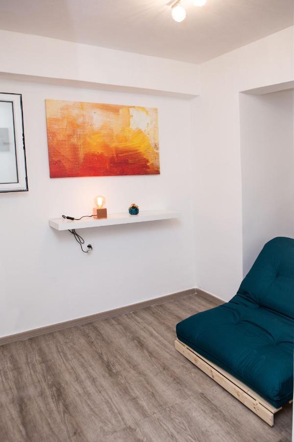 Stylish, Comfortable, Basement Loft-Like Apartment With Amenities Athènes Extérieur photo
