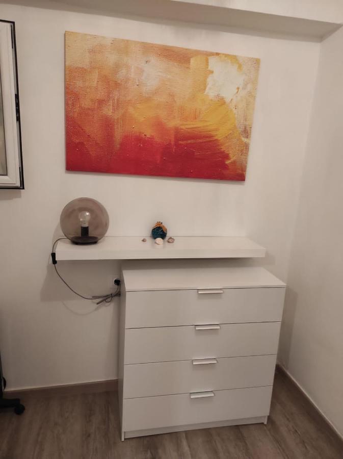 Stylish, Comfortable, Basement Loft-Like Apartment With Amenities Athènes Extérieur photo