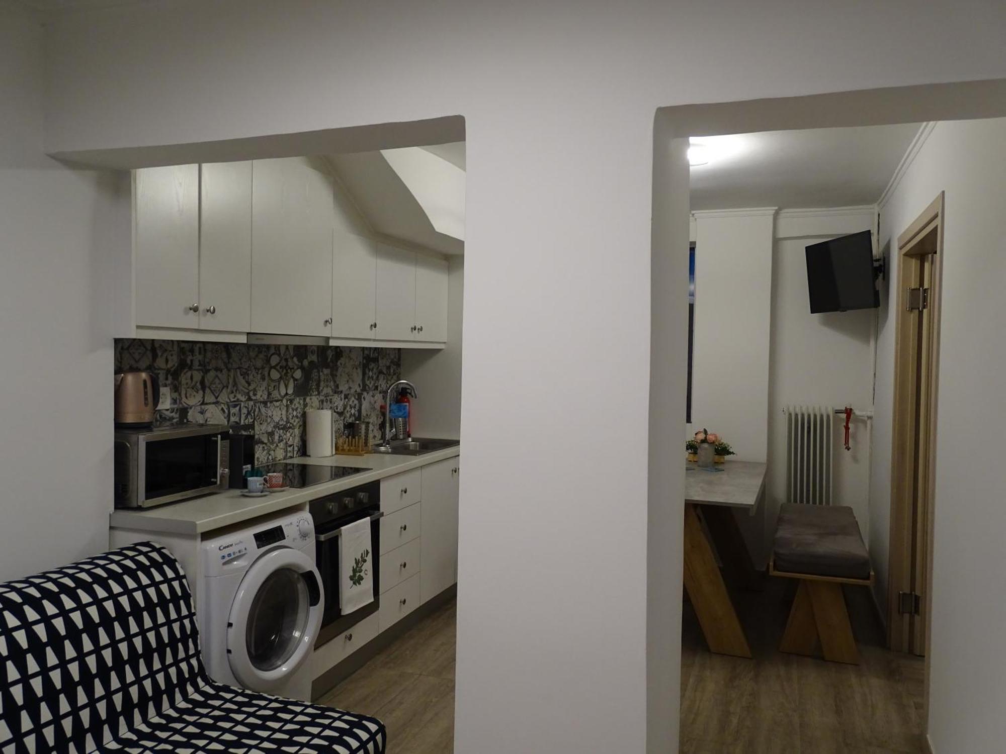 Stylish, Comfortable, Basement Loft-Like Apartment With Amenities Athènes Extérieur photo