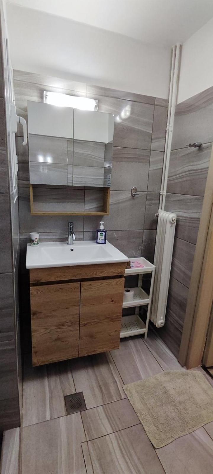 Stylish, Comfortable, Basement Loft-Like Apartment With Amenities Athènes Extérieur photo